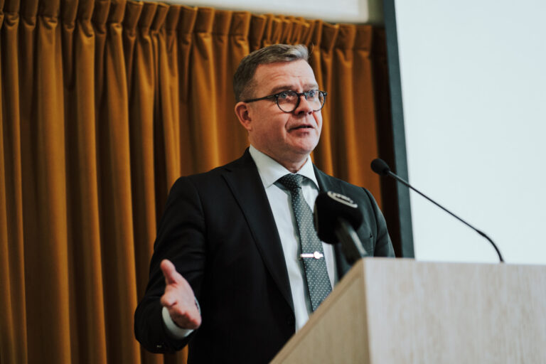Petteri Orpo puoluevaltuustossa