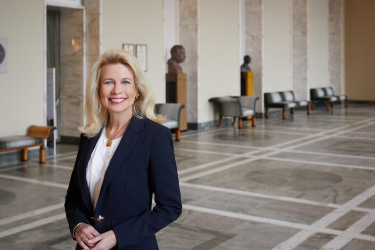 Kansanedustaja Pia Kauma